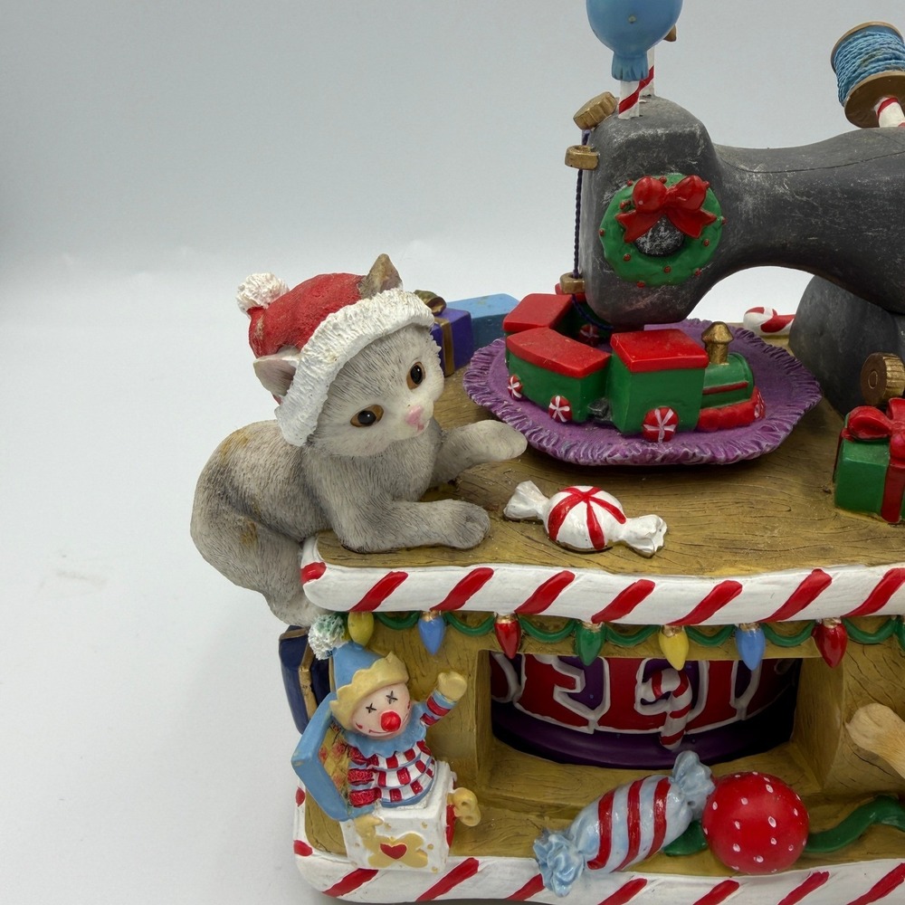 Sanrio Christmas Sewing Machine Music Box Cat Dog Holiday Decoration Collectible - Picture 10 of 11